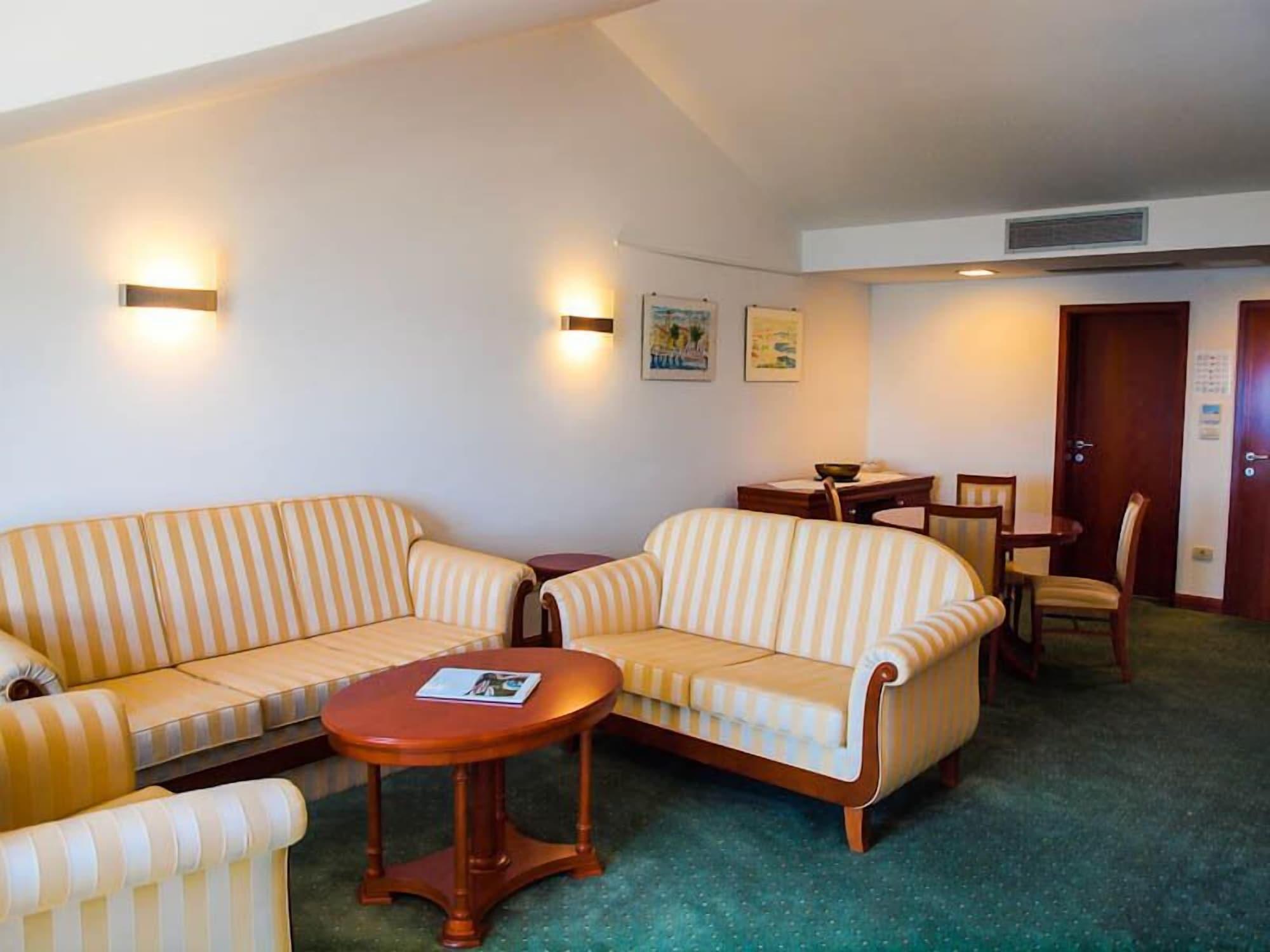 Hotel Villa Radin فوديس المظهر الخارجي الصورة